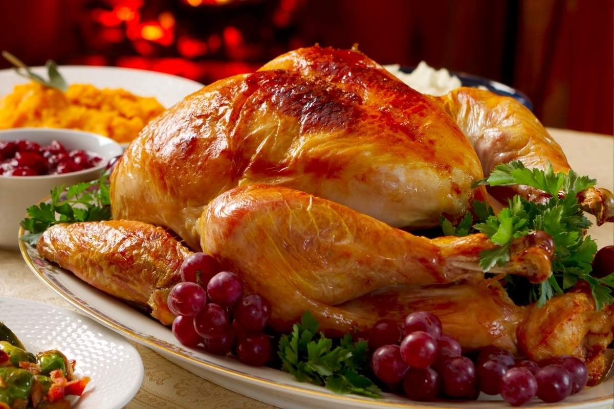 Peru recheado com farofa de frutas