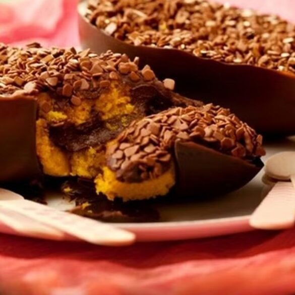 ovo-de-pascoa-de-colher-com-bolo-de-cenoura