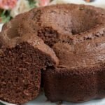Receita de Bolo Fofo de Chocolate: O Segredo da Massa Mais Aerada e Macia